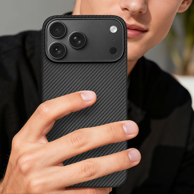 iPhone 17 Pro Max-এর জন্য মেটাল ফ্রেম সহ কাস্টমাইজড Aramid কার্বন ফাইবার মোবাইল কভার